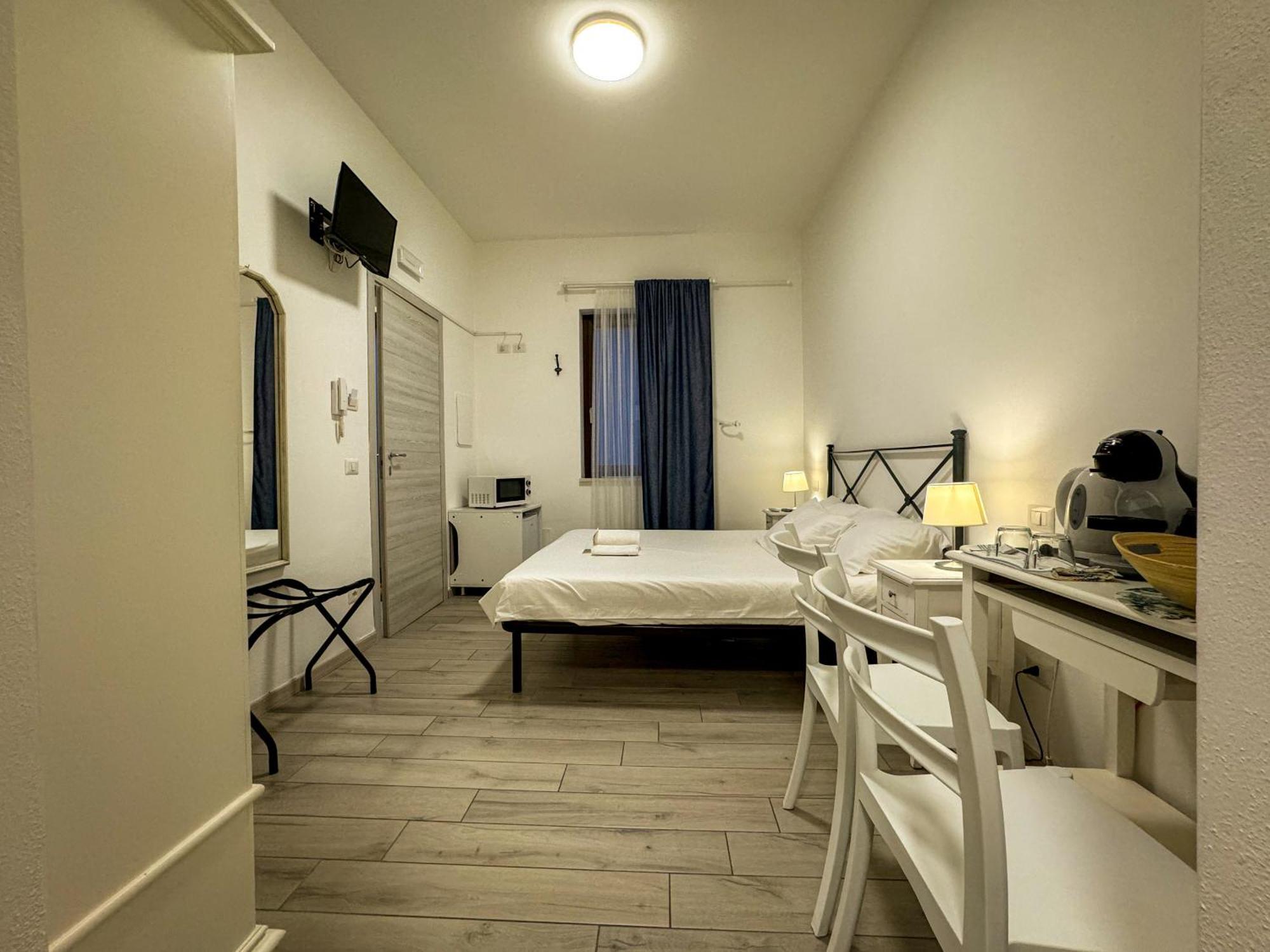 Sg Rooms - Casa Laura Peschiera del Garda Exterior photo